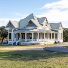 Unique Victorian Home in Llama Ranch