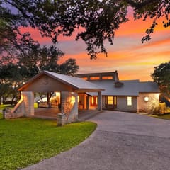 Regal Riverfront Retreat